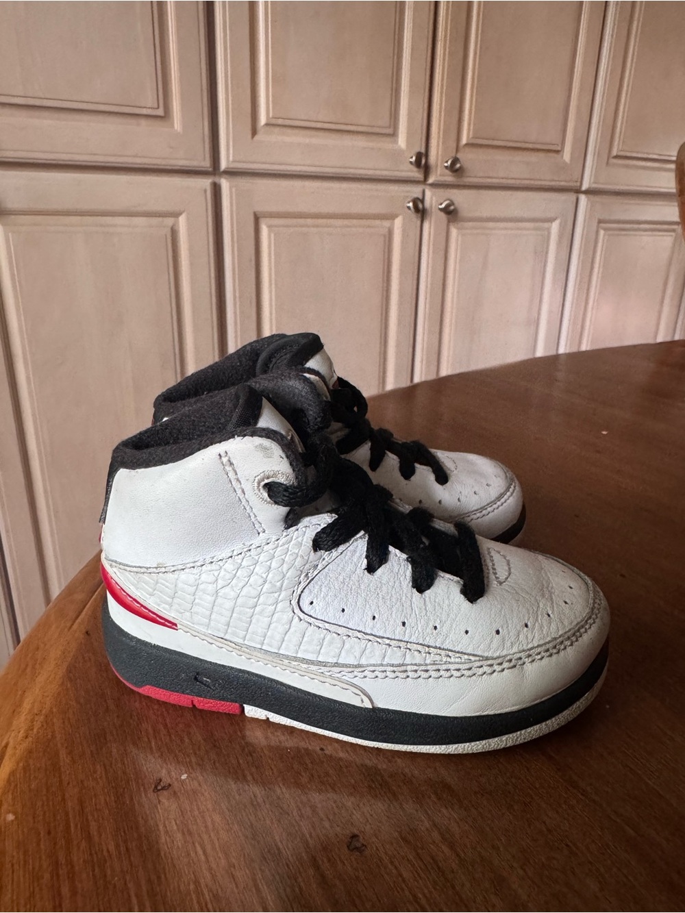 Jordan Air Jordan 2 TD Unisex Kids Mid-Top White/Black/Red US 5C - Picture 4 of 7